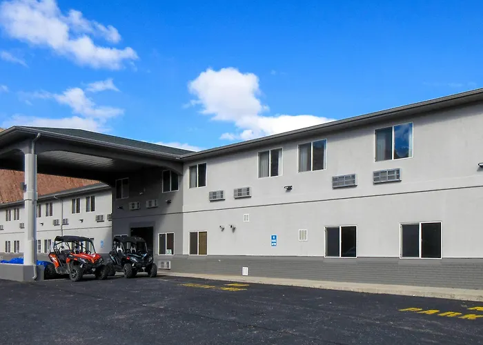 Quality Inn & Suites Salina National Forest Area